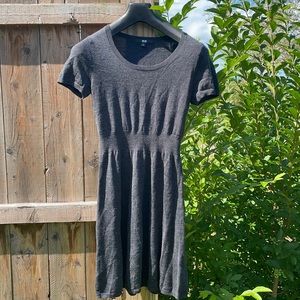 Uniqlo 100% merino wool gray knit dress size small.
